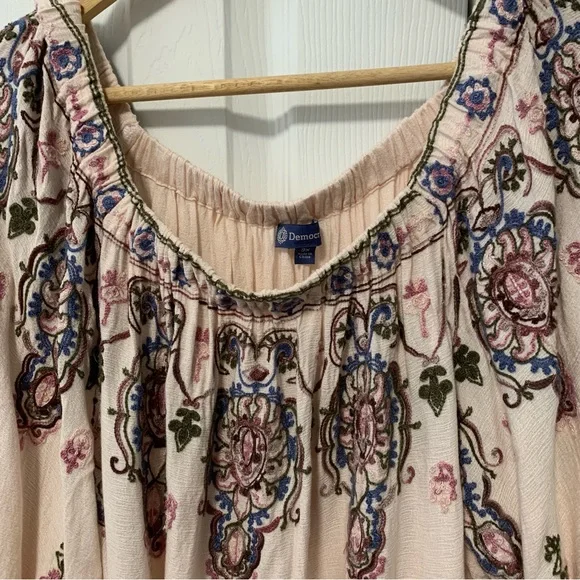 Embroidered Floral Blouse by Democracy 3XL - Picture 13 of 13